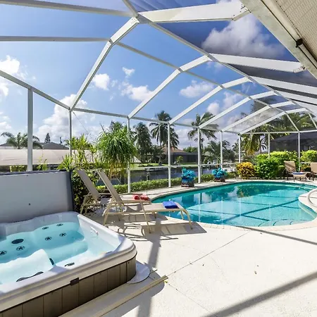 New Gulf Access Home With Private Solar Heated Pool And Spa -Villa Dreamweaver, Cape Coral - Roelens Vacations